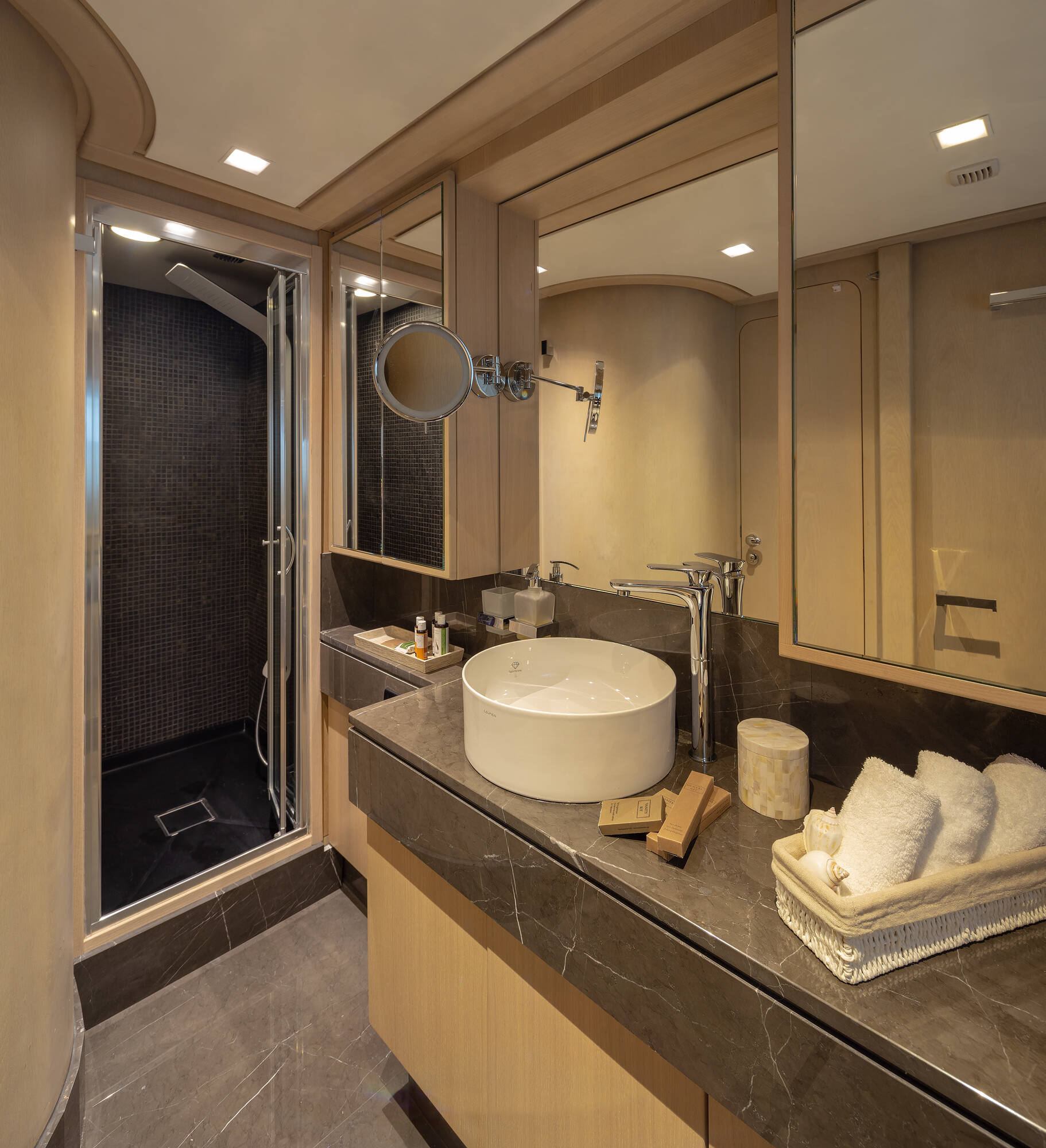 Motoryacht Admiral 101 Summer Fun