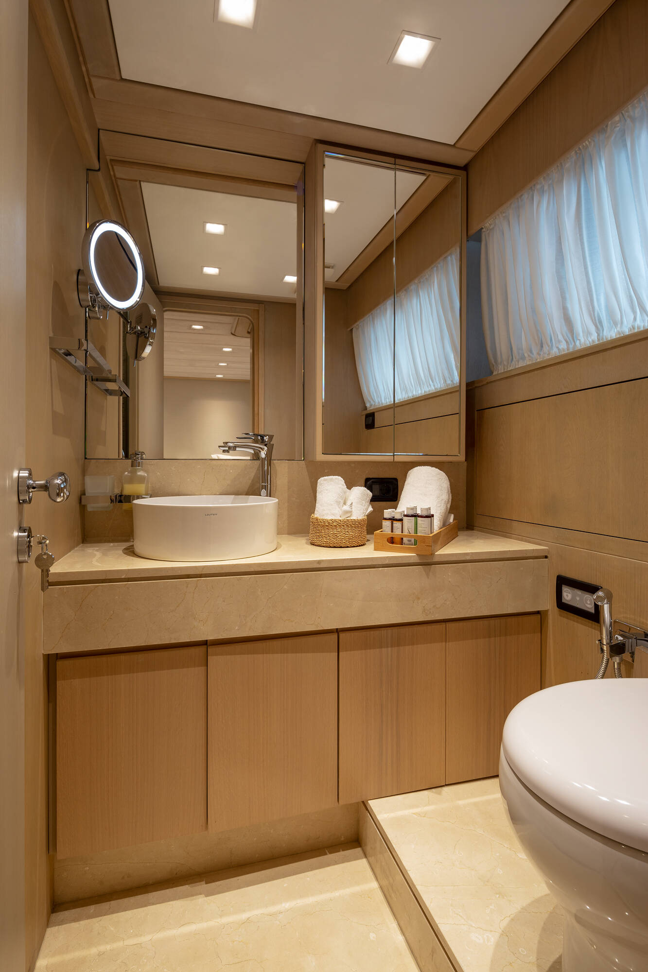 Motoryacht Admiral 101 Summer Fun
