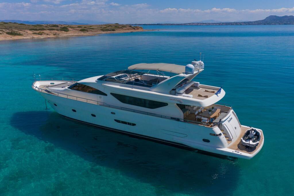 Luxury motor yacht Alalunga 78 Freedom