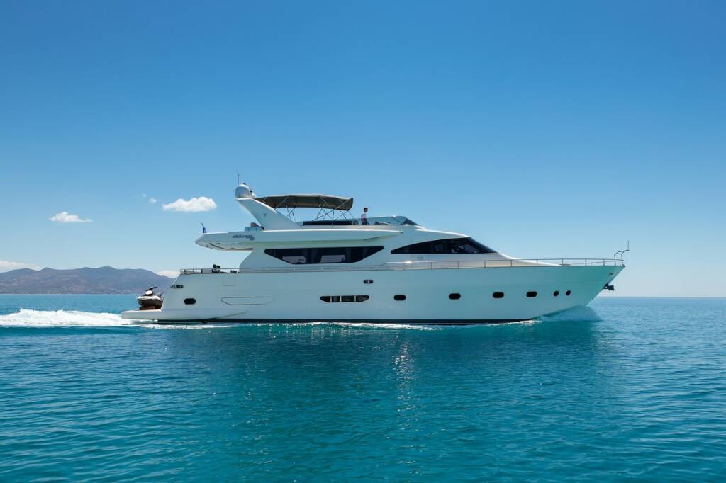 Luxury motor yacht Alalunga 78 Freedom