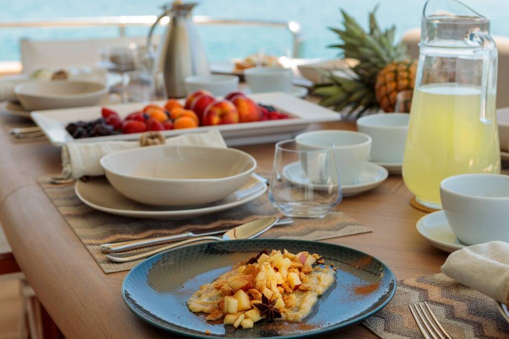 Luxury motor yacht Alalunga 78 Freedom