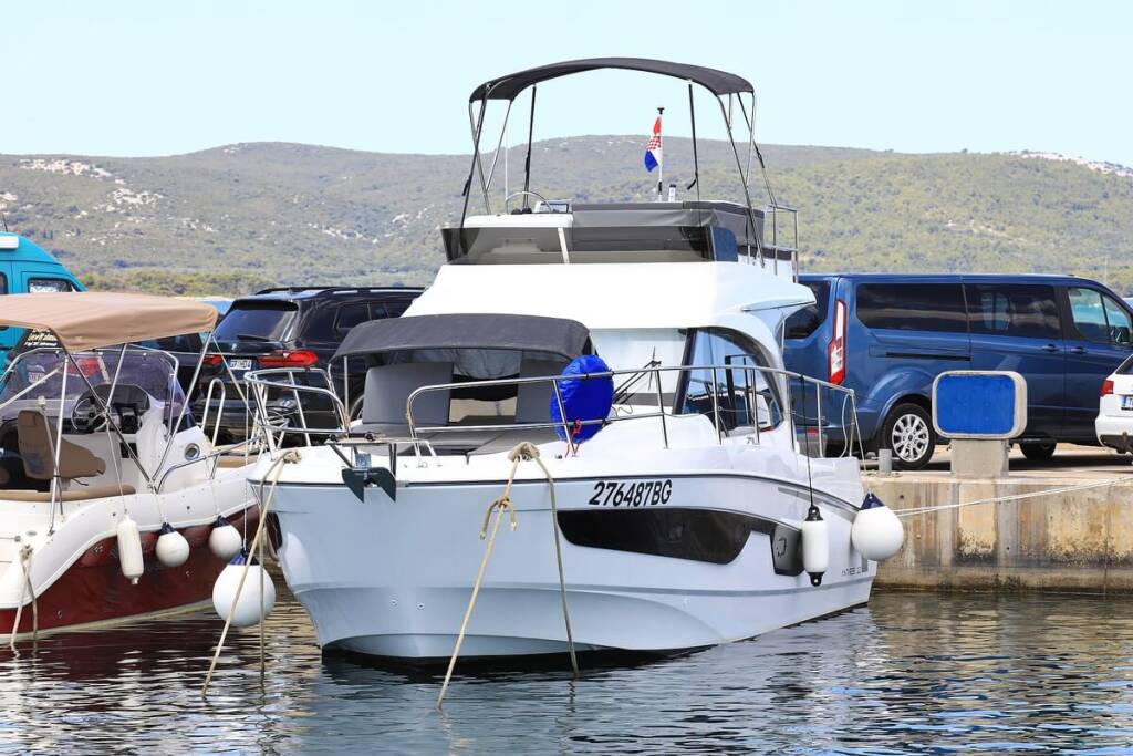 Motorboot Antares 11 Solis