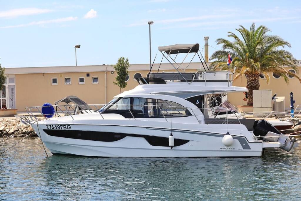 Motorboot Antares 11 Solis