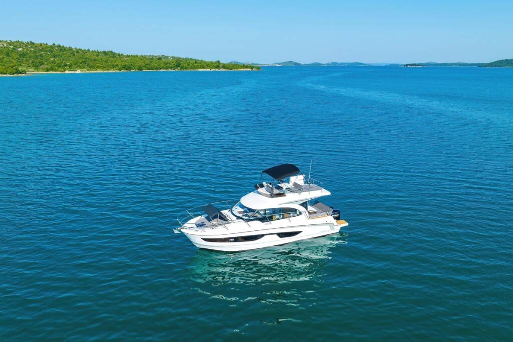 Motor boat Antares 11 Tango