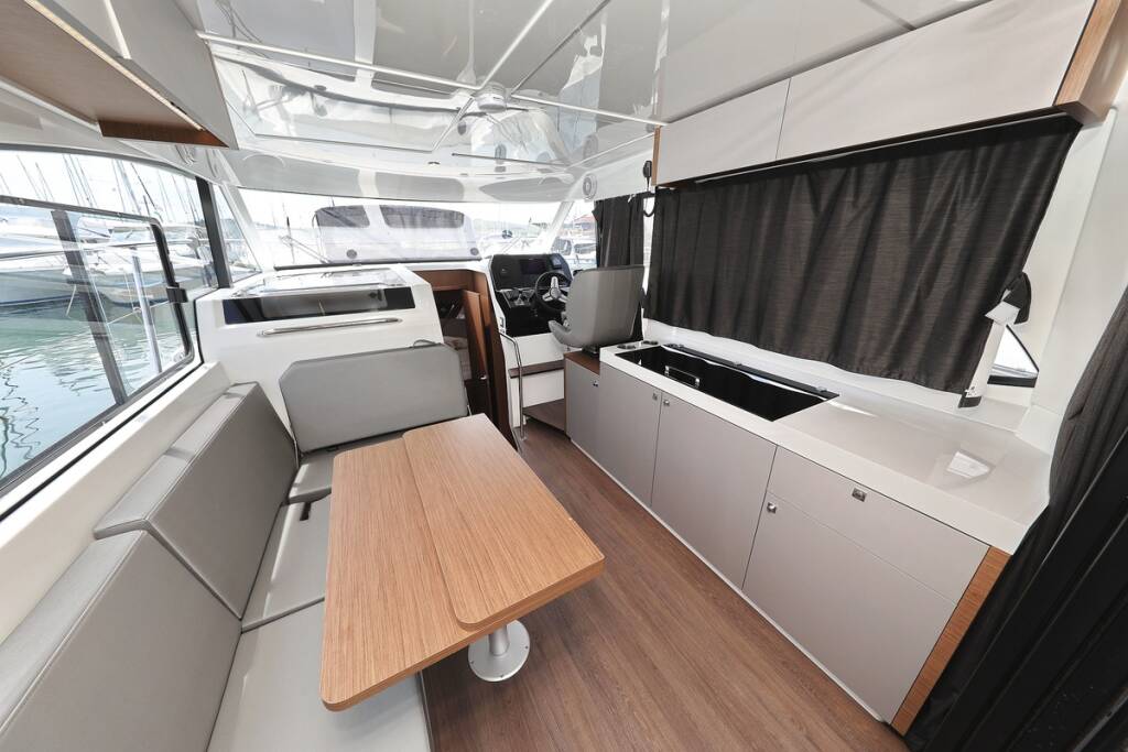 Motor boat Antares 11 Tango