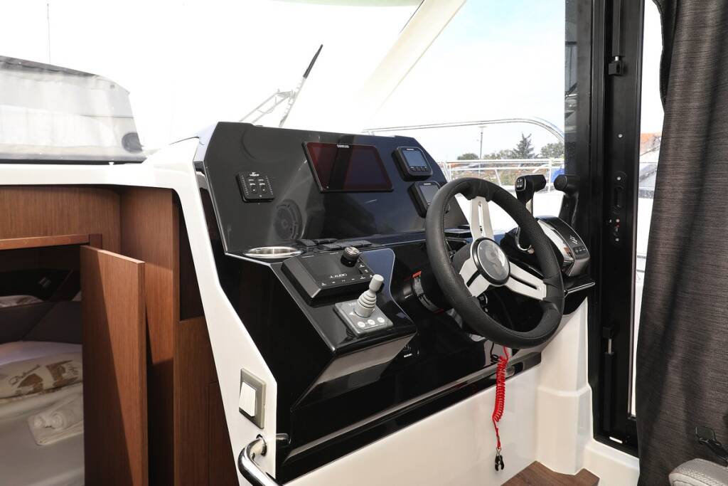 Motor boat Antares 11 Tango