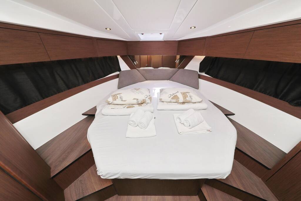 Motor boat Antares 11 Tango