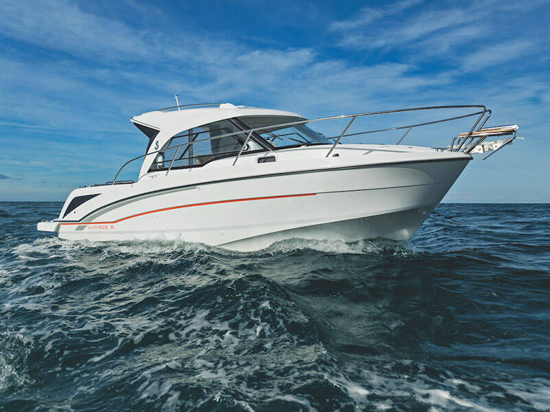 Motor boat Antares 8 OB Lovre
