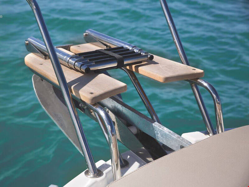 Motor boat Antares 8 OB Lovre