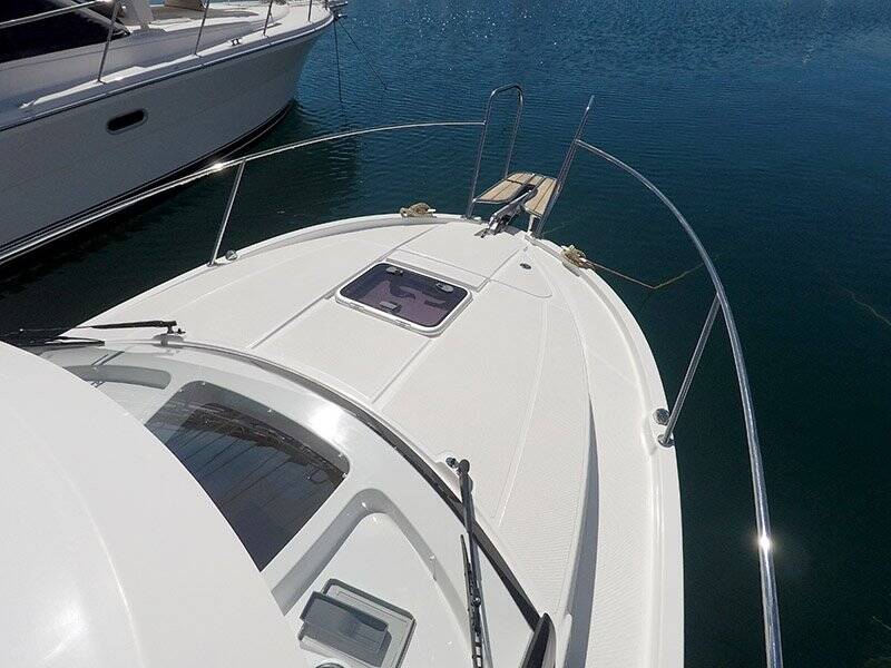 Motor boat Antares 8 OB Lovre