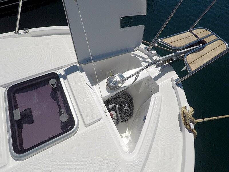 Motor boat Antares 8 OB Lovre