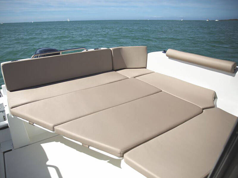 Motor boat Antares 8 OB Lovre