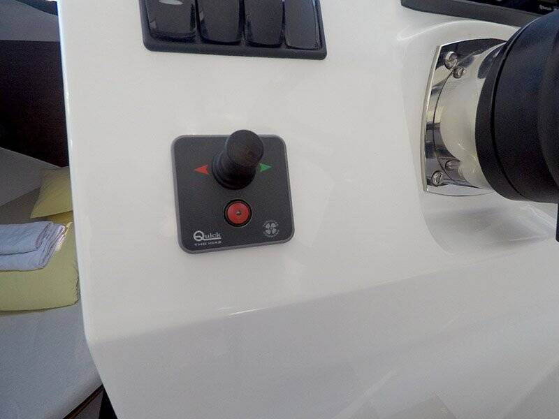 Motor boat Antares 8 OB Lovre