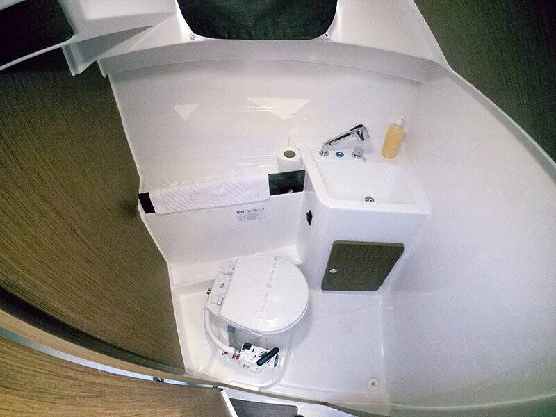 Motor boat Antares 8 OB Lovre