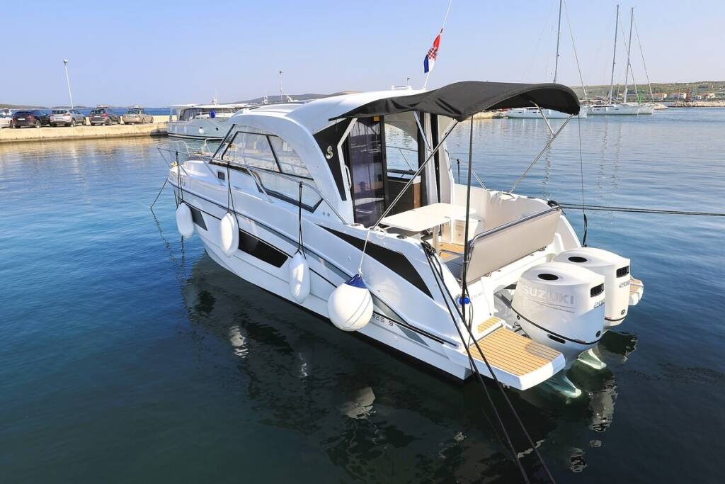 Motorboot Antares 9 OB Freeya