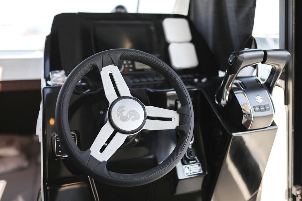 Motorboot Antares 9 OB Freeya