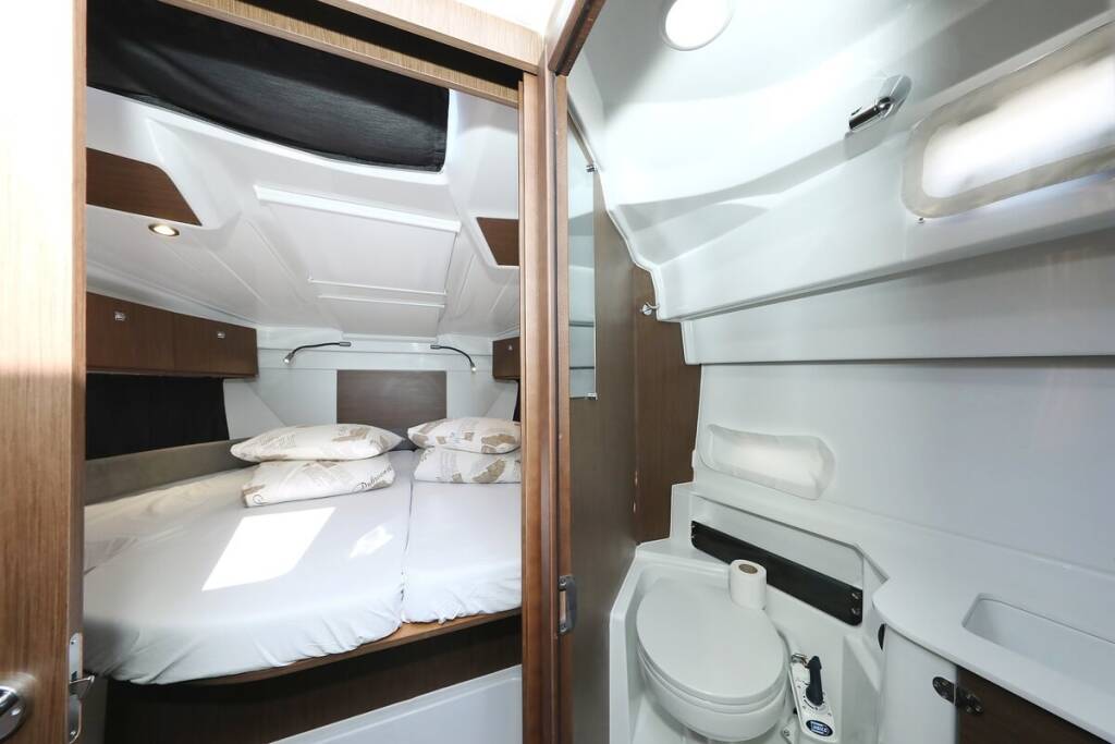 Motorboot Antares 9 OB Freeya
