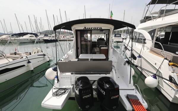 Antares 9 OB Aurora Marina Pirovac