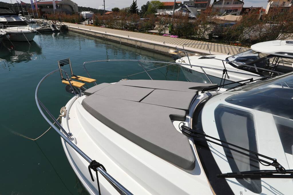 Motor boat Antares 9 OB Aurora