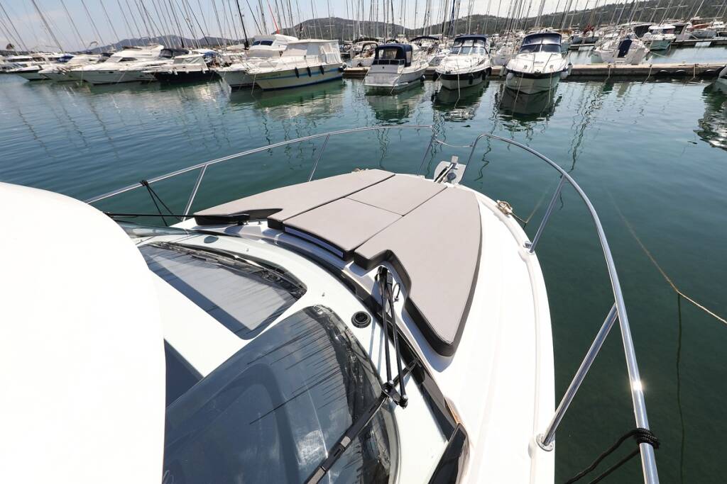 Motor boat Antares 9 OB Lolo