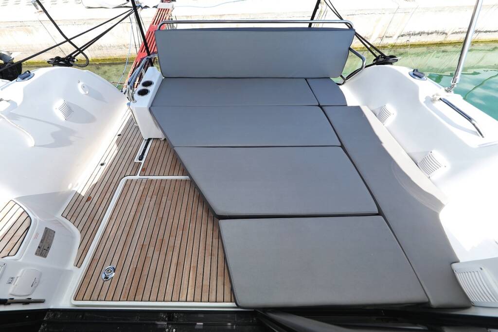 Motor boat Antares 9 OB Lolo