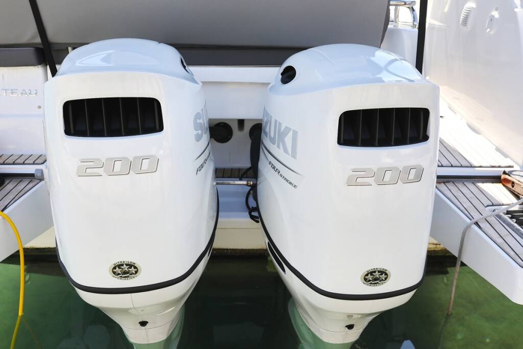 Motor boat Antares 9 OB Lolo