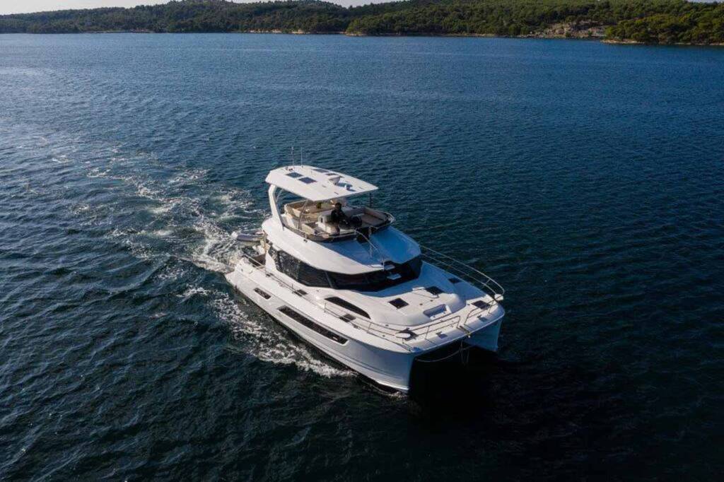 Power catamaran Aquila 44 Adriatic Z