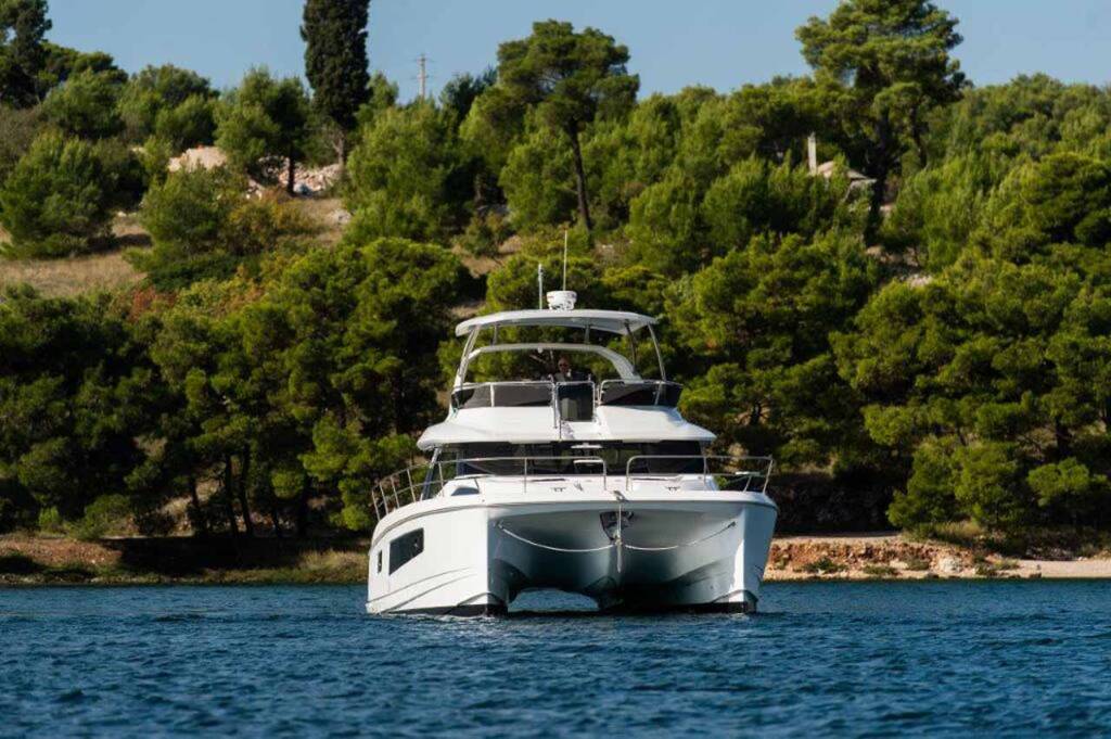 Power catamaran Aquila 44 Adriatic Z
