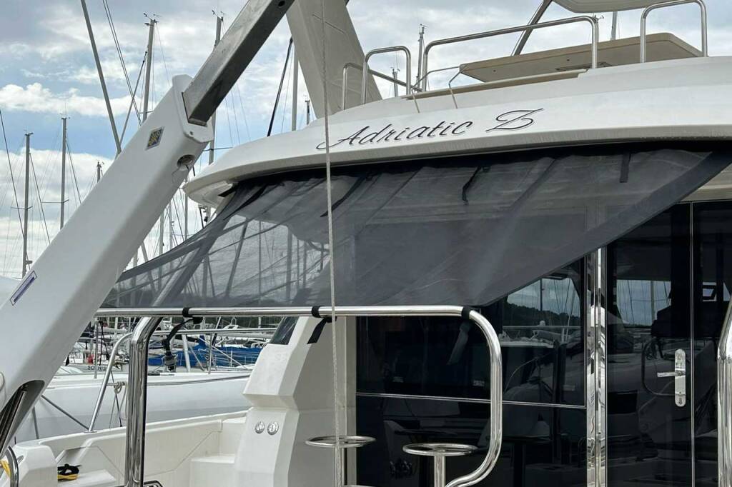 Power catamaran Aquila 44 Adriatic Z