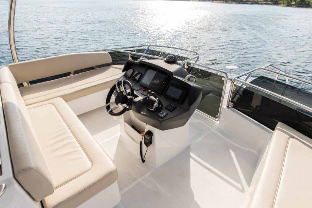 Power catamaran Aquila 44 Adriatic Z