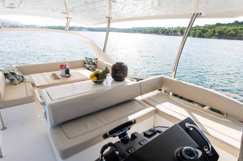 Power catamaran Aquila 44 Adriatic Z
