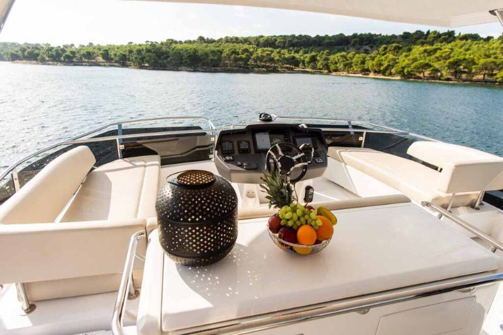Power catamaran Aquila 44 Adriatic Z