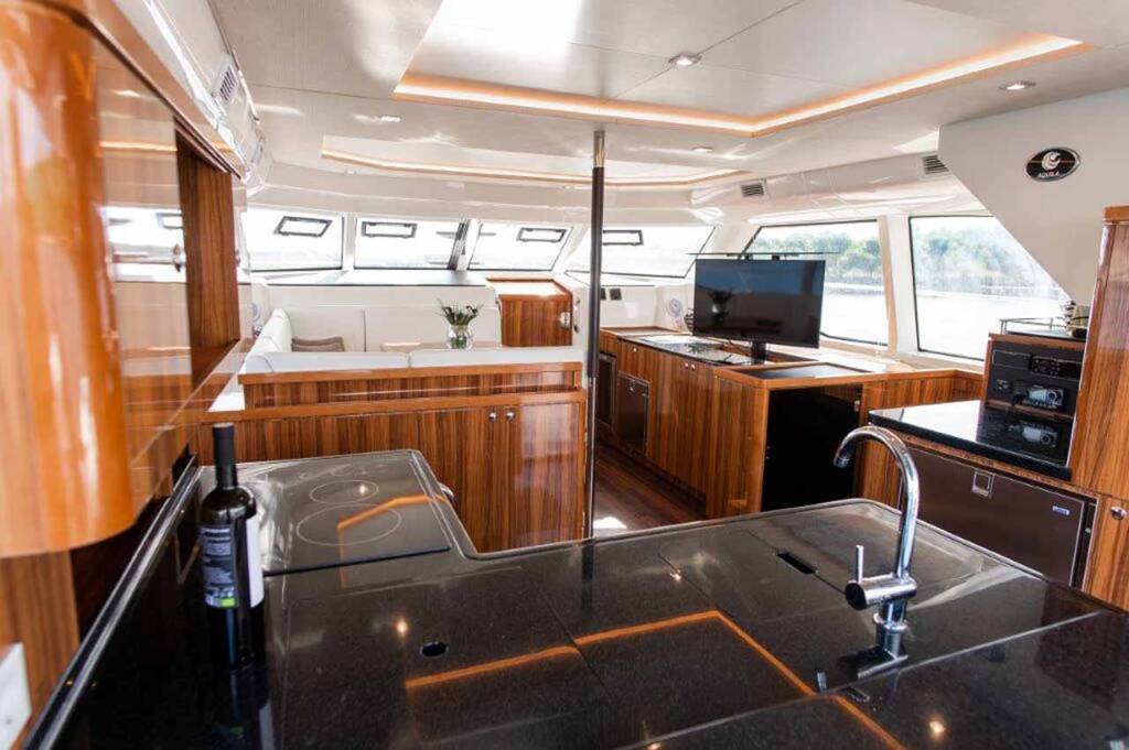 Power catamaran Aquila 44 Adriatic Z
