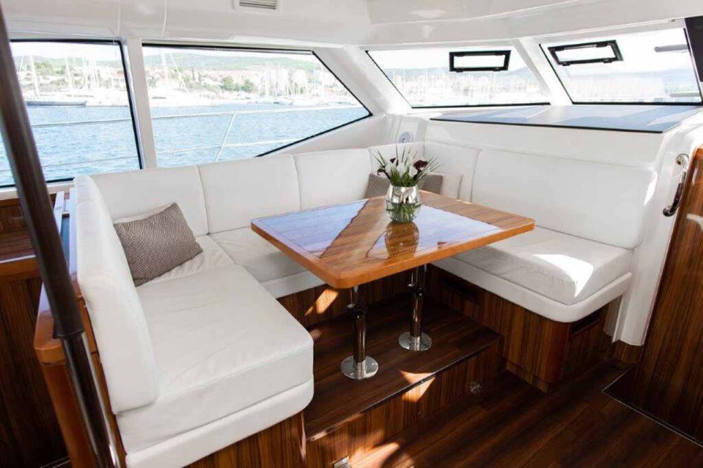 Power catamaran Aquila 44 Adriatic Z