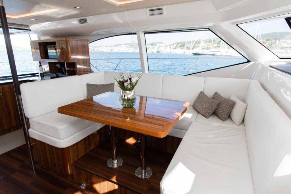 Power catamaran Aquila 44 Adriatic Z