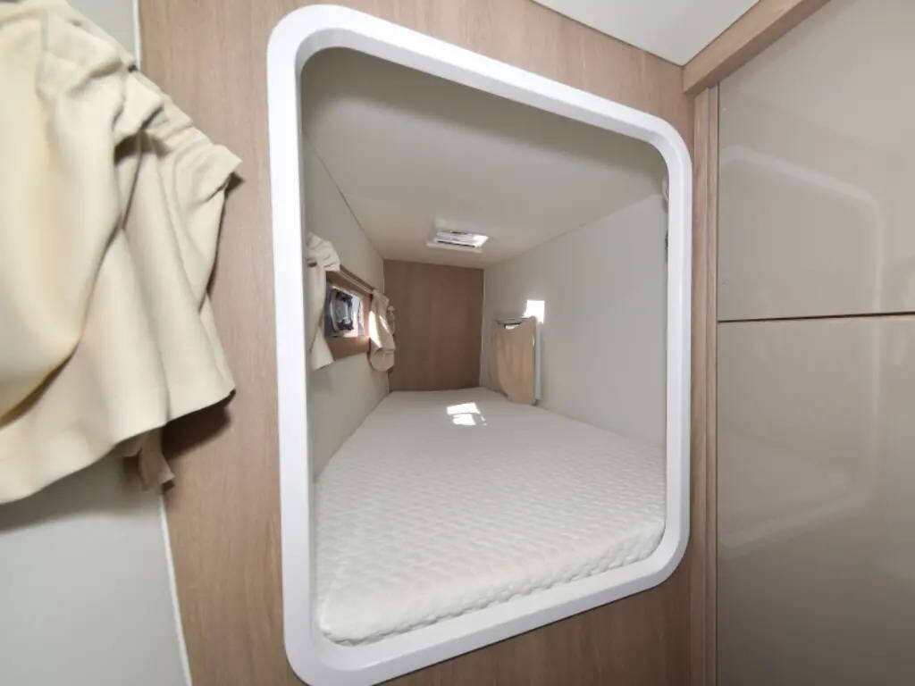 Catamaran Aventura 34 Lauremie