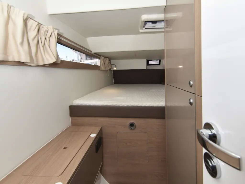 Catamaran Aventura 34 Lauremie