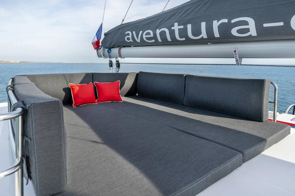 Catamaran Aventura 37 