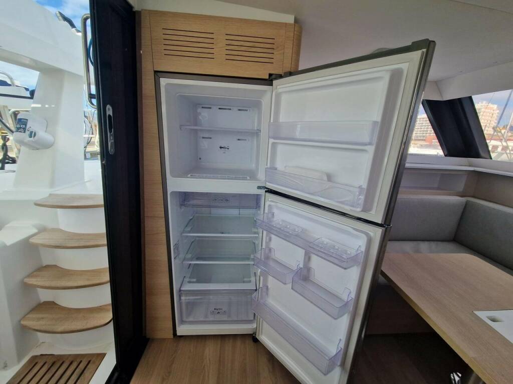 Catamaran Aventura 37 