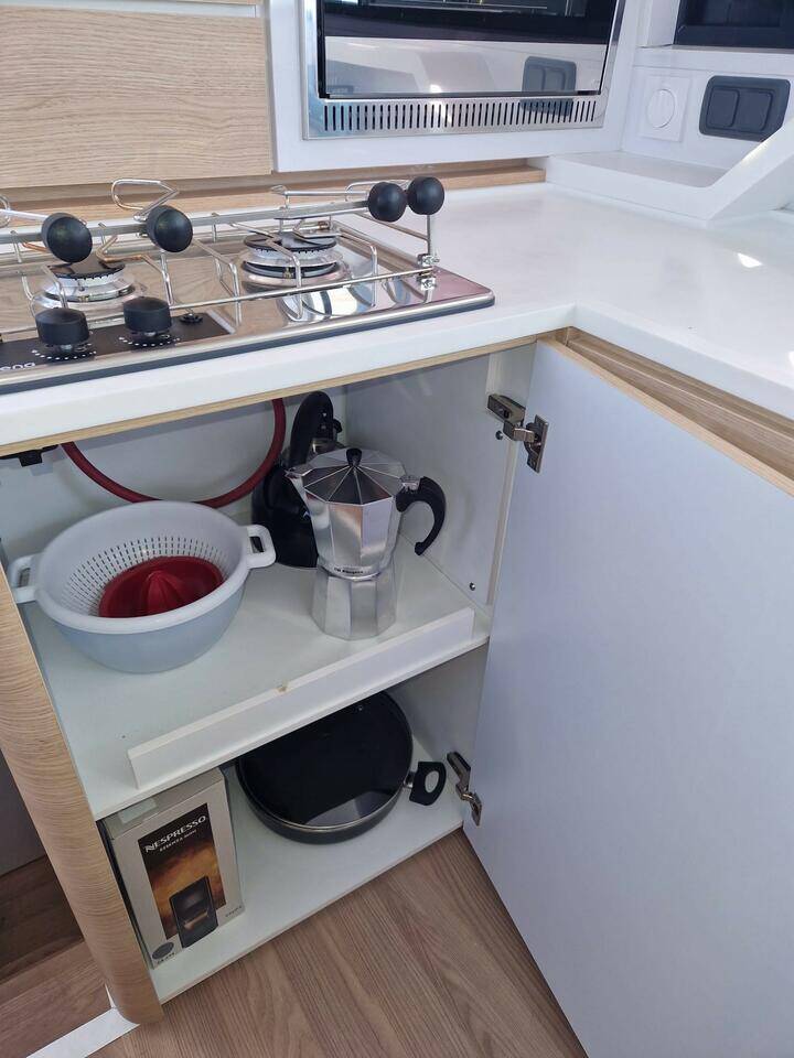 Catamaran Aventura 37 