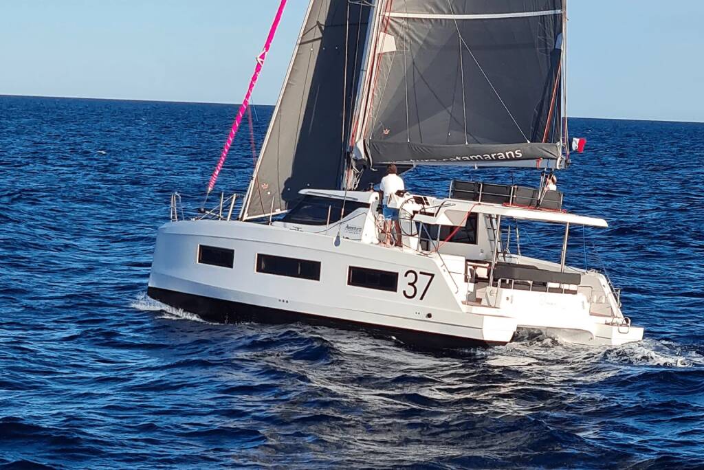 Catamaran Aventura 37 Catalina