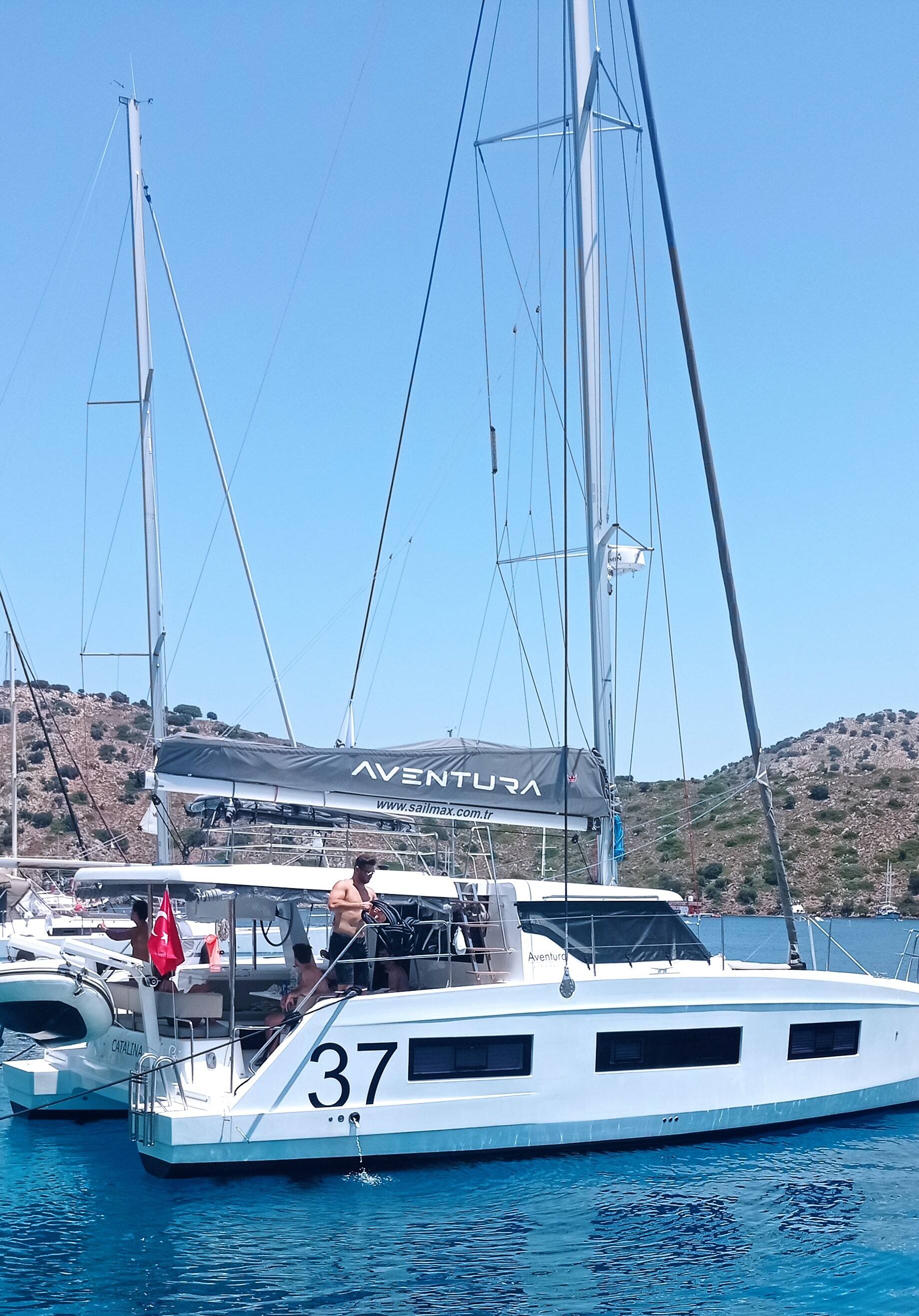 Catamaran Aventura 37 Catalina