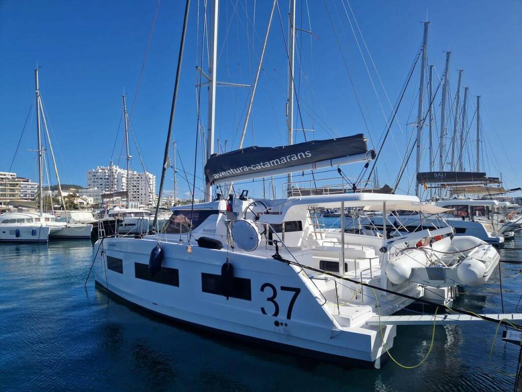 Katamaran Aventura 37 Hakuna