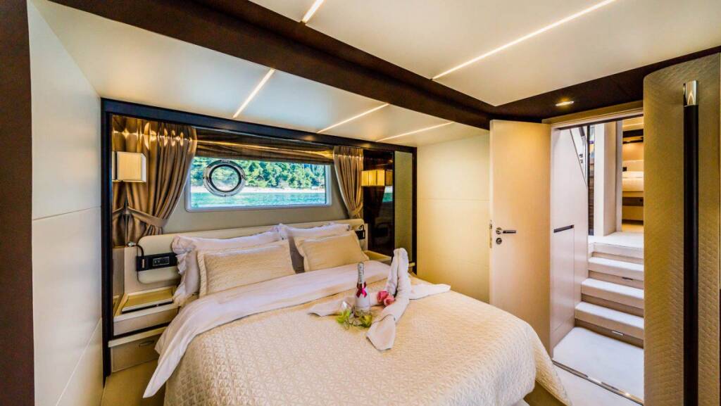 Luxus-Motoryacht Azimut 66 MY My Karat II