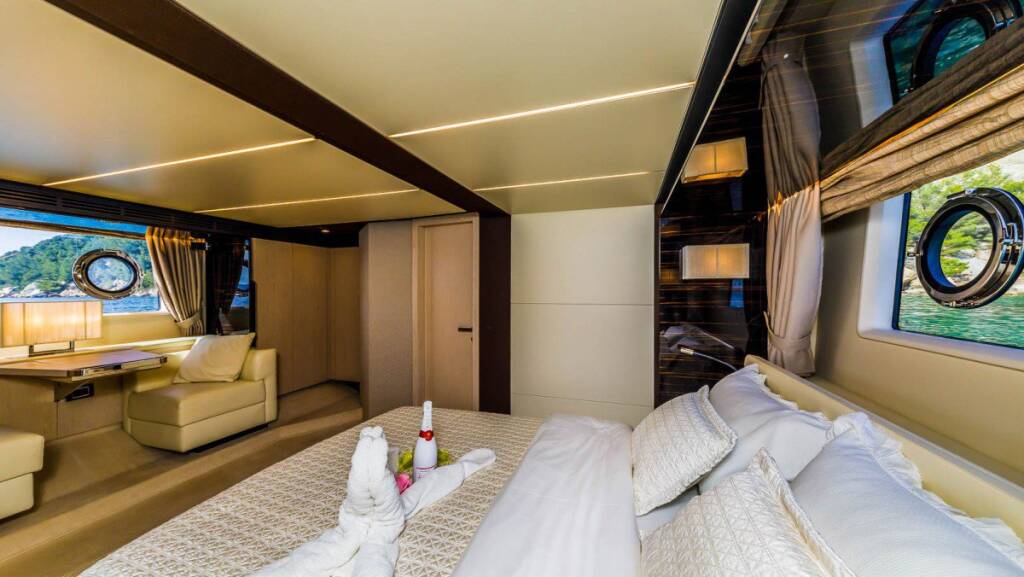 Luxus-Motoryacht Azimut 66 MY My Karat II