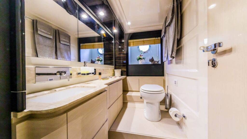 Luxus-Motoryacht Azimut 66 MY My Karat II