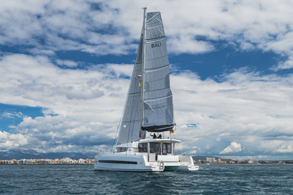 Katamaran Bali 4.0 Escape
