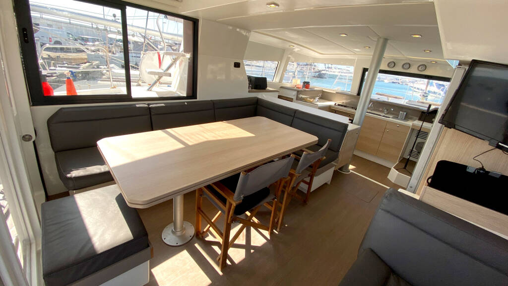 Katamaran Bali 4.0 Escape