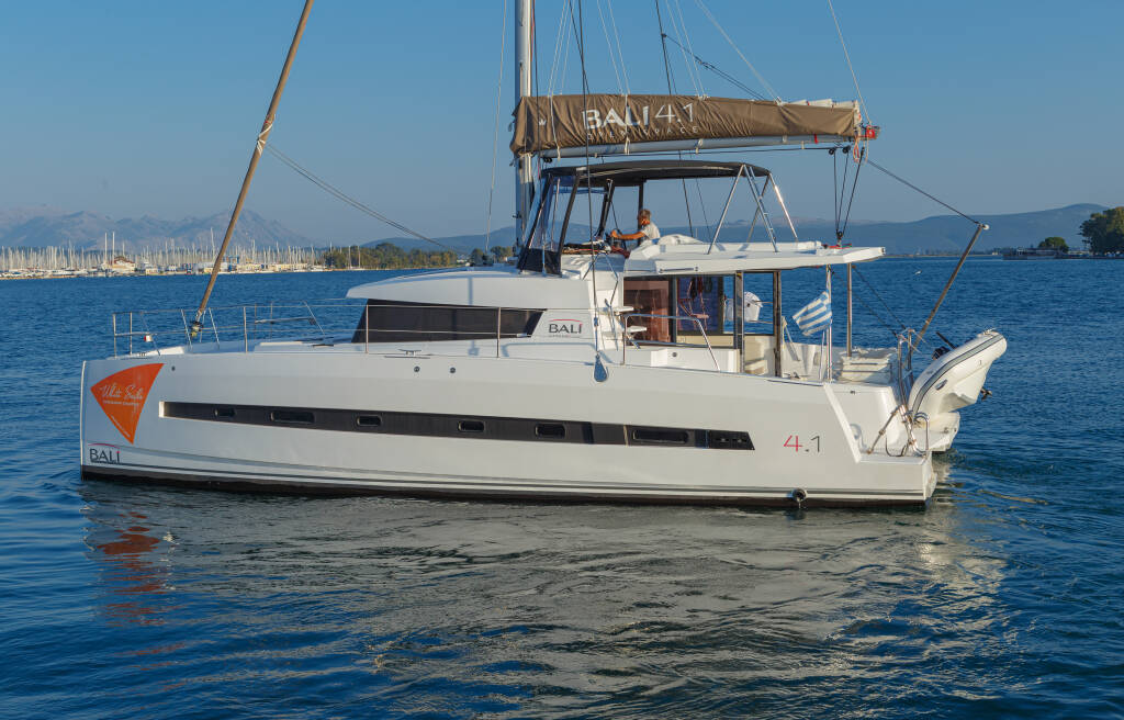 Catamaran Bali 4.1 Paspartu