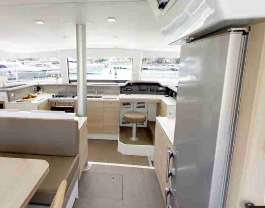 Katamaran Bali 4.1 ECONOMY